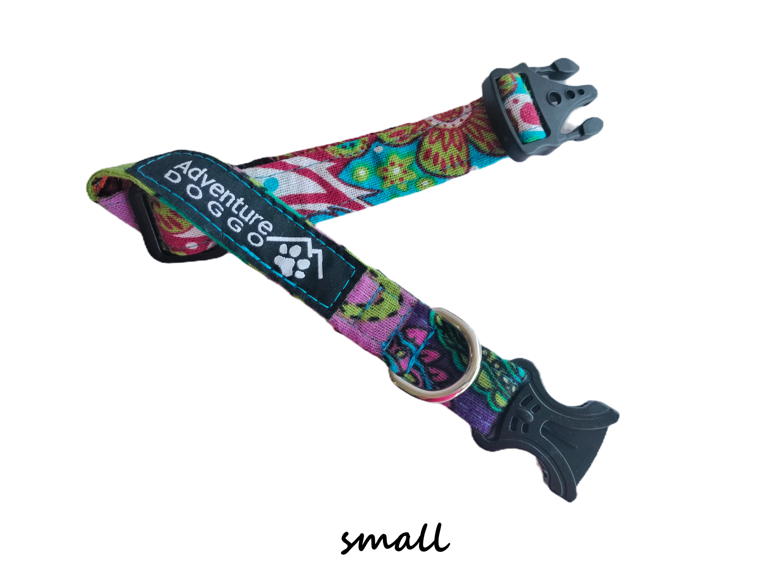 Serengeti Dress Collar, size small, shown unclasped