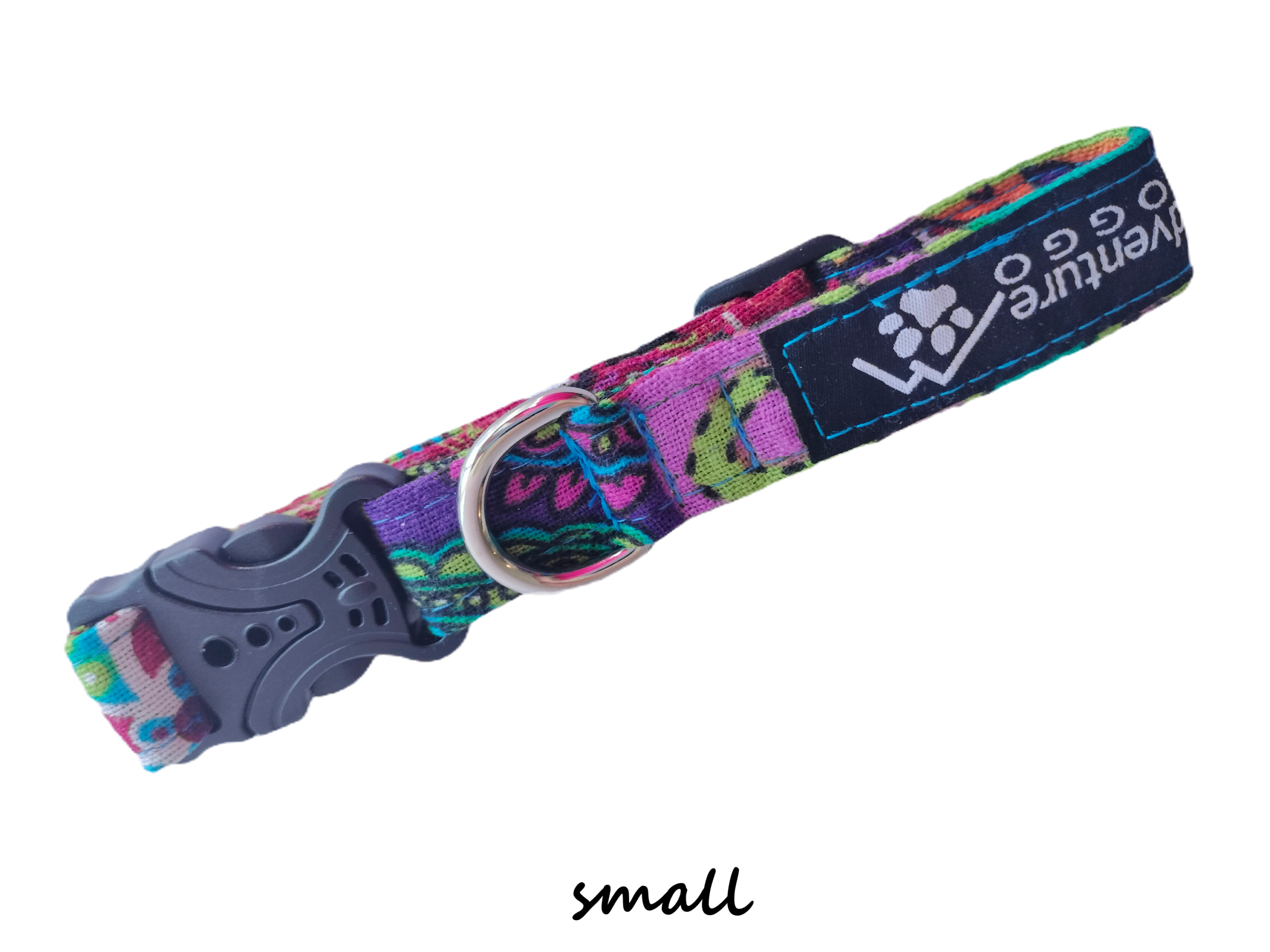 Serengeti Dress Collar, size small, shown clasped