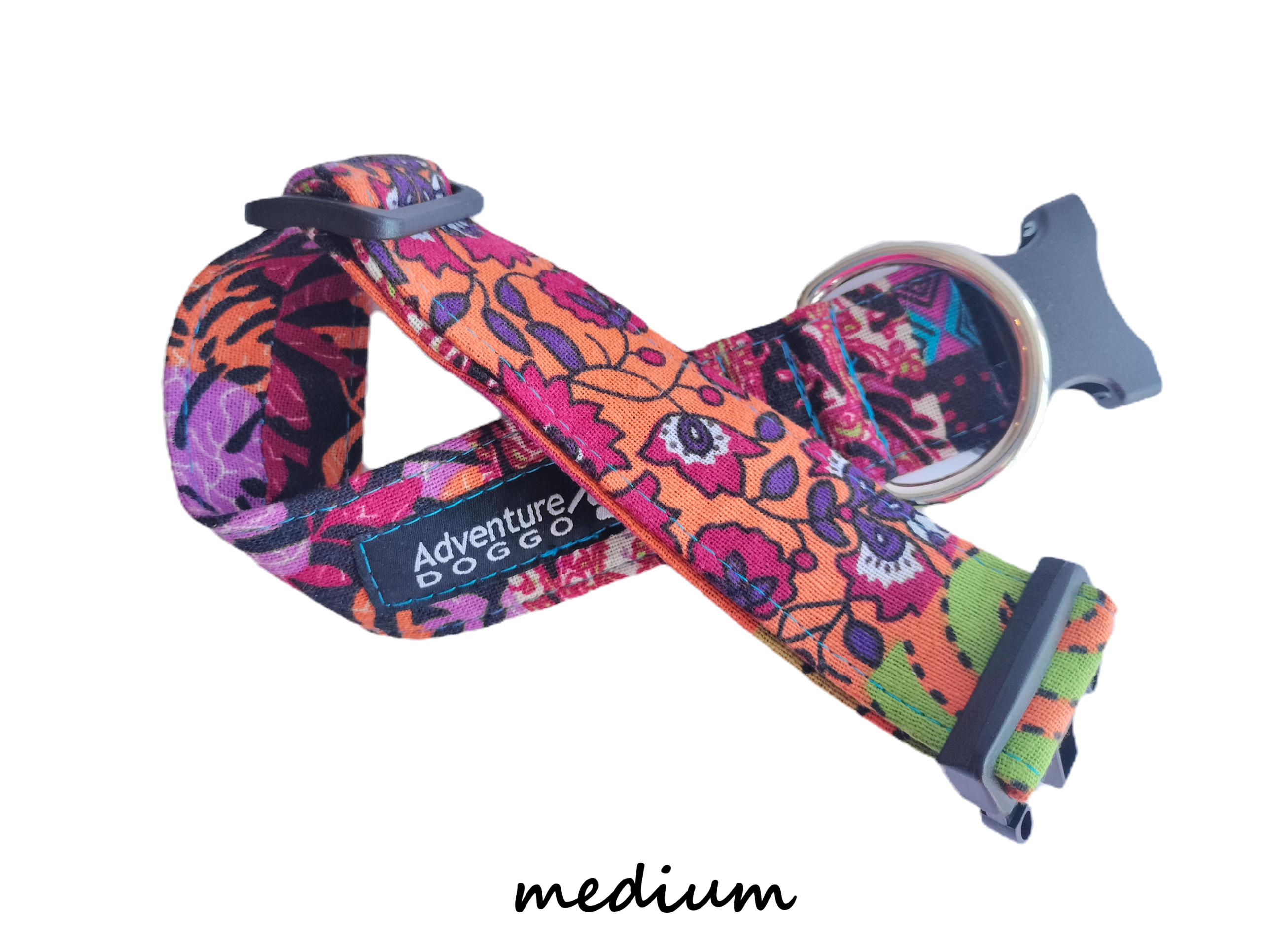 Serengeti Dress Collar, size medium, shown unclasped