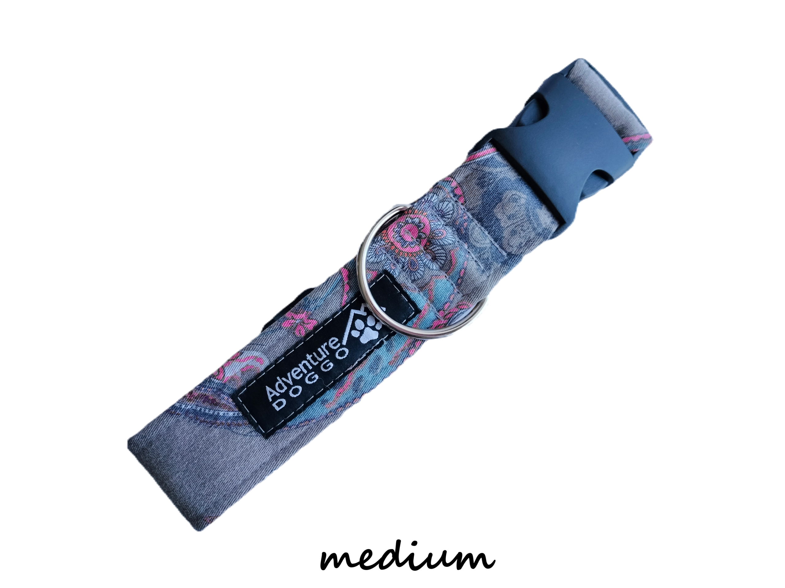 Casual Friday Dress Collar, size medium, shown clasped