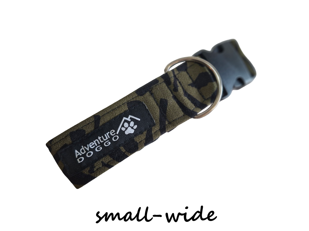 Jungle Army Dress Collar. Sizesmall-wide. Shown clasped.